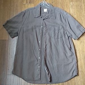 Old Navy short sleeve men shirt.